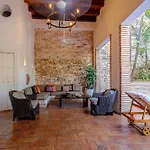 Colonial Villa With Private Pool 7Br In Cartagena Old Town