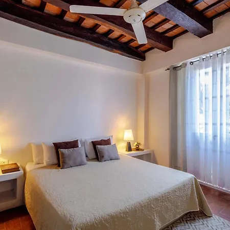 Colonial With Private Pool 7br In Old Town *