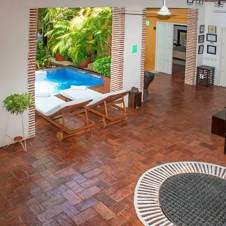 Colonial With Private Pool 7br In Old Town Сasa de vacaciones