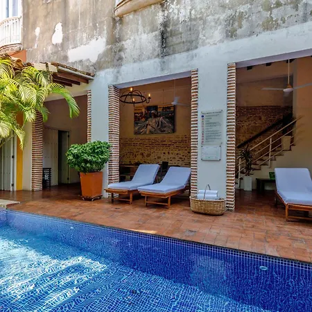 Colonial With Private Pool 7br In Old Town Сasa de vacaciones