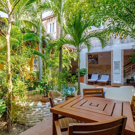Colonial With Private Pool 7br In Old Town Сasa de vacaciones